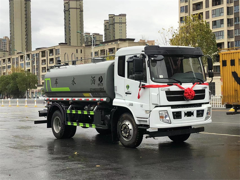 東風(fēng)福瑞卡12方灑水車(chē)